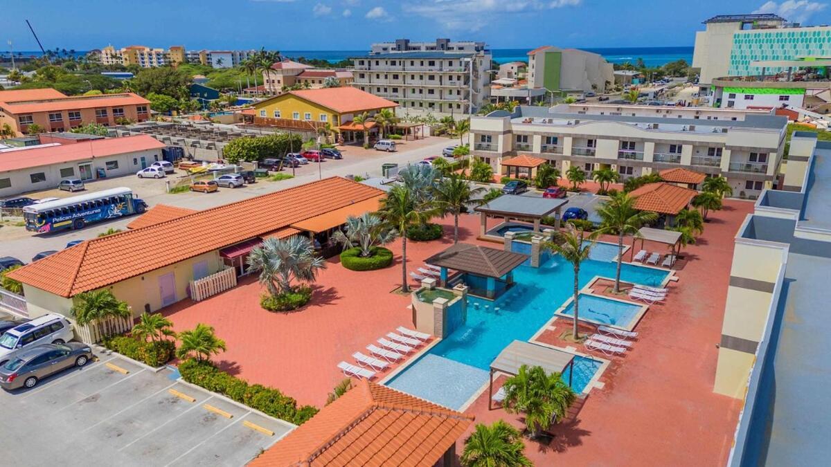 Treasures At The Pearl Eagle Beach Palm Beach Exterior photo